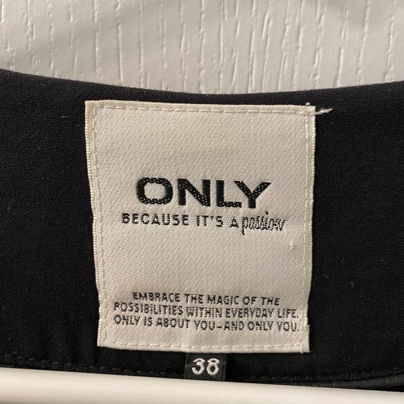 Only Black Mindy Long Sleeve Blazer w Faux Leather - Picture 4 of 7